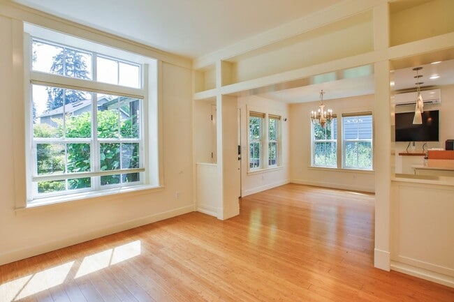 Photo - Lovely Cottage Home and Small Dog Friendly!
