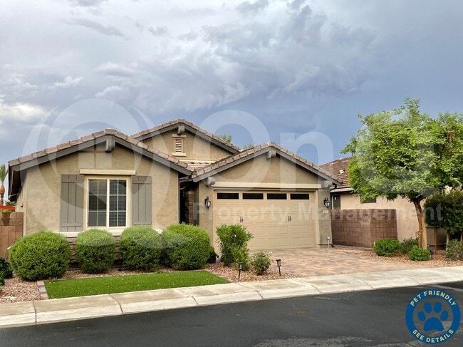 Building Photo - 220 E Horseshoe Dr