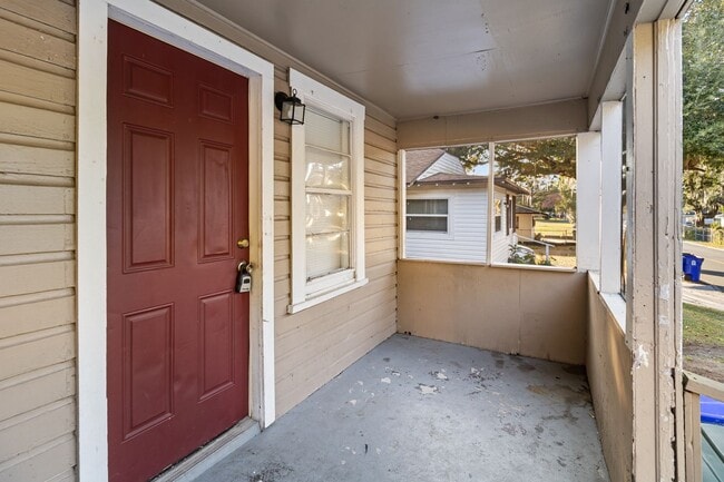 Photo - Cute 2 bedroom 1 bathroom single family house