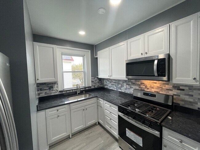 Photo - 121-123-123 High St Unit 2