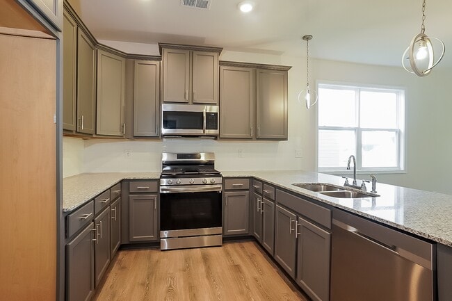 Photo - 732 Courtland Dr