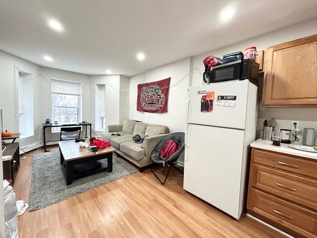 Building Photo - 101 Hammond St Unit 5 Rental