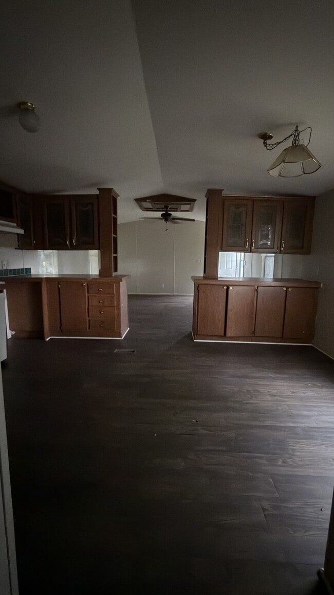 600 Davis Cir