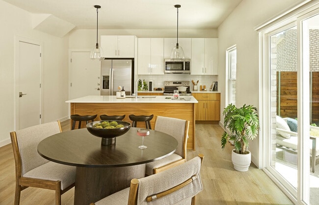 Building Photo - Oxenfree Princeton Rental