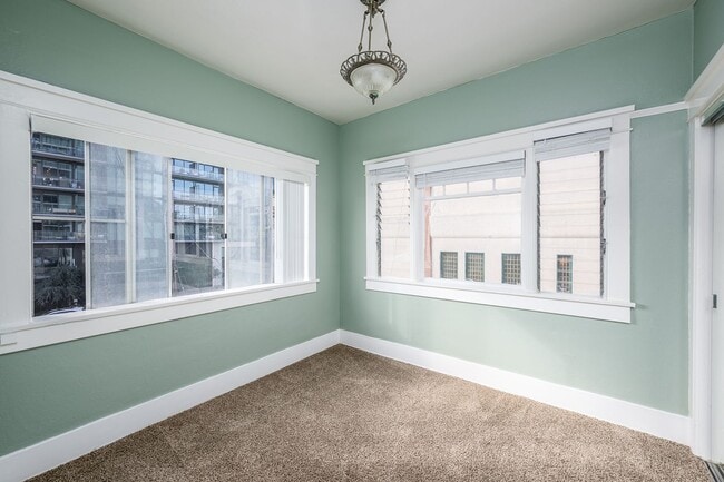 Photo - Spacious 1 Bed 1 Bath with Balboa Park Views Unidad 2820 6th Ave - 8