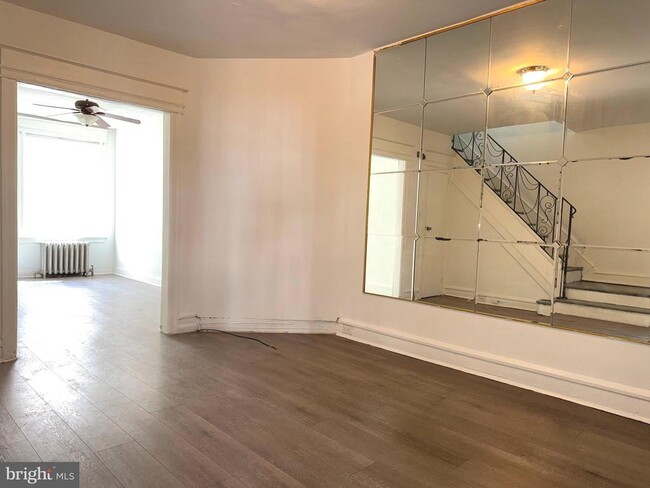 Photo - 5756 Hunter St