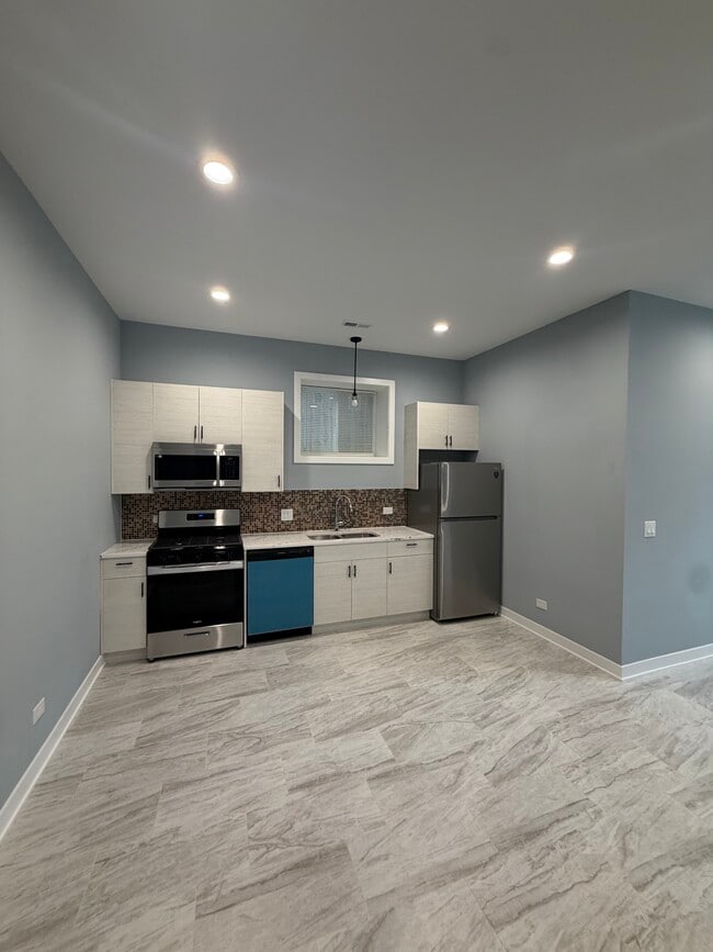 Building Photo - 3031 W Washington Blvd Unit G