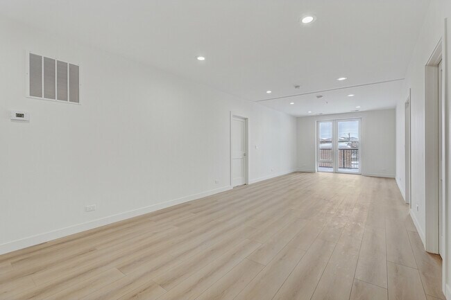 Photo - 9201 N Milwaukee Ave