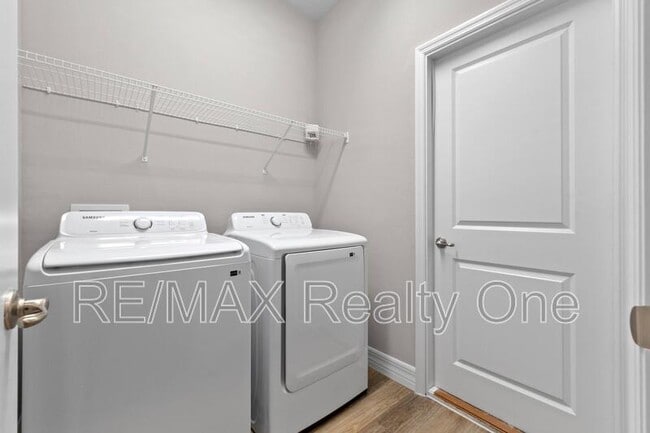 Photo - 457 E Panama Dr