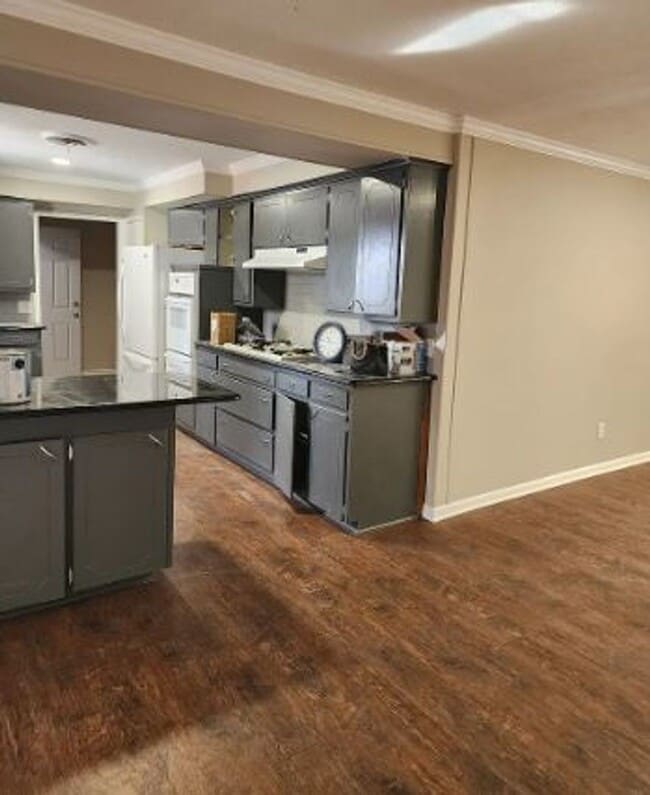 Photo - 465 W Marshall Dr