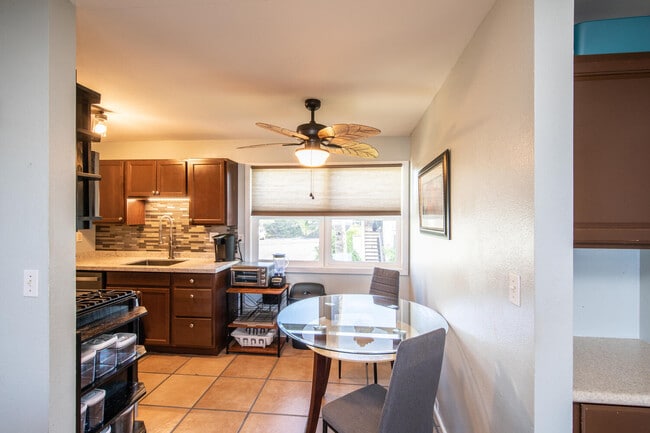 (ceiling fan has been replaced) - 74-5618 Palani Rd Unit K