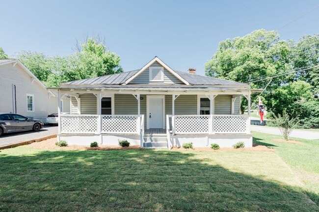 Building Photo - 732 Williams St