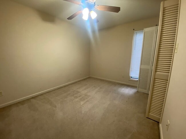Photo - 425 Steele Ave Apartment Unit B