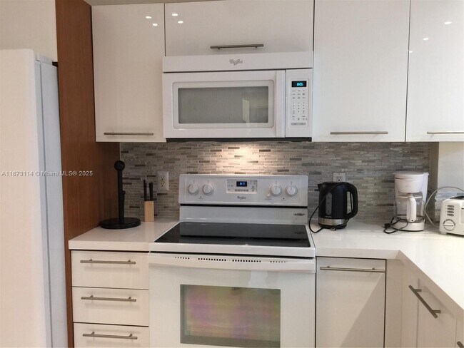 Photo - 18100 N Bay Rd Unit 809