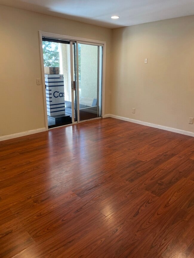 Building Photo - 713 Canonbury Way