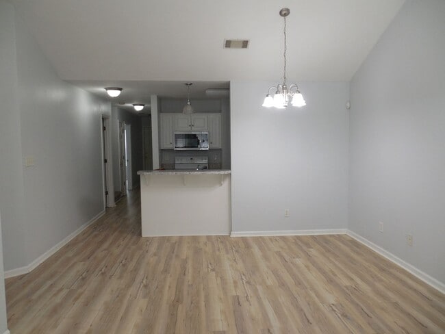 Photo - 420 Northrop Pl