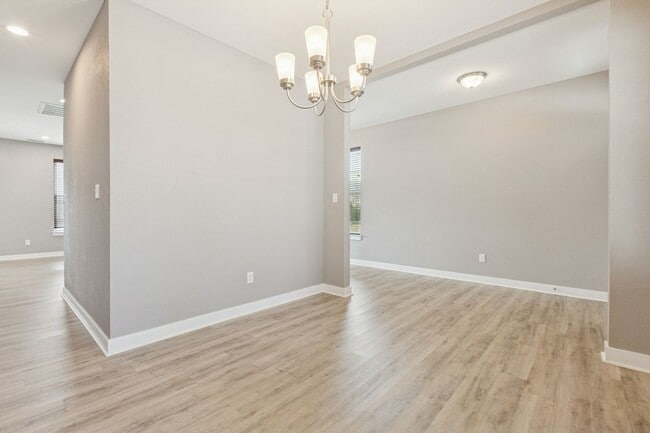 Photo - 4 bed/2.5 bath Ready Now- Norfolk