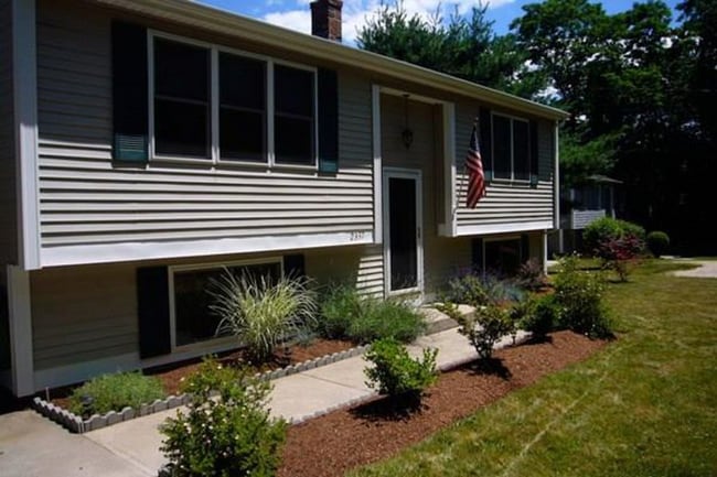 Building Photo - 2337 Kingstown Rd