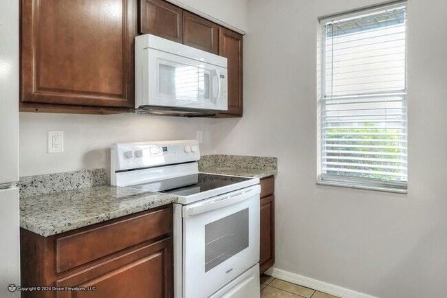Photo - Cozy 2 Bedroom Apartment in Eagle Lake