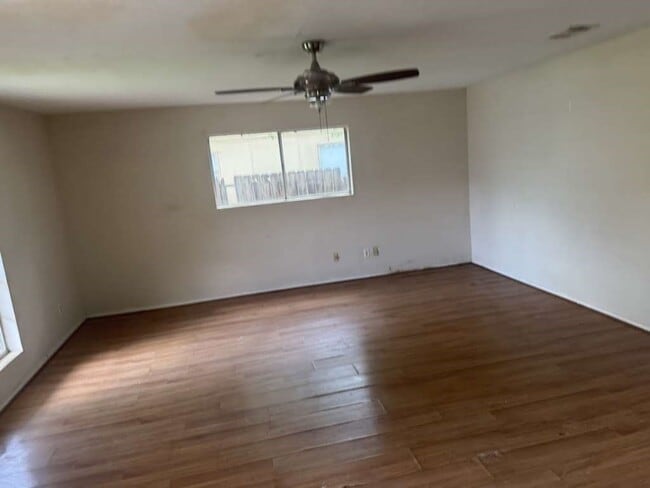 Photo - 5739 Gatewood St