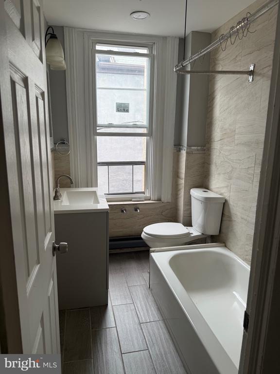 Photo - 2213 W Tioga St Unit 3A