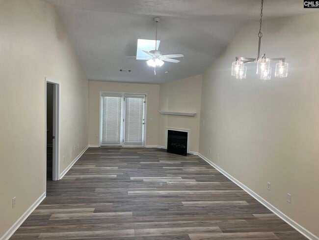 105 Crestland Dr