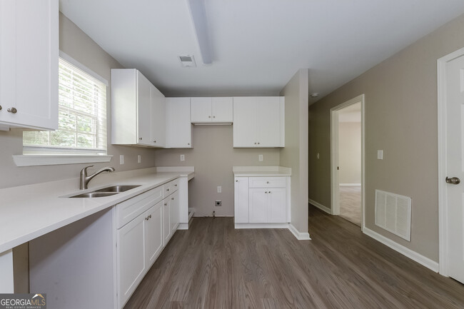 Photo - 893 Timbervale Ln