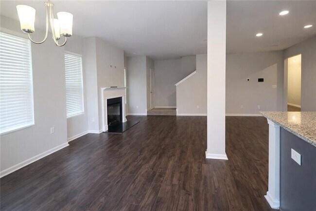 Photo - 1735 Labonte Pkwy