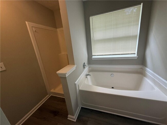 Photo - 980 Melrose Park Pl NW Casa