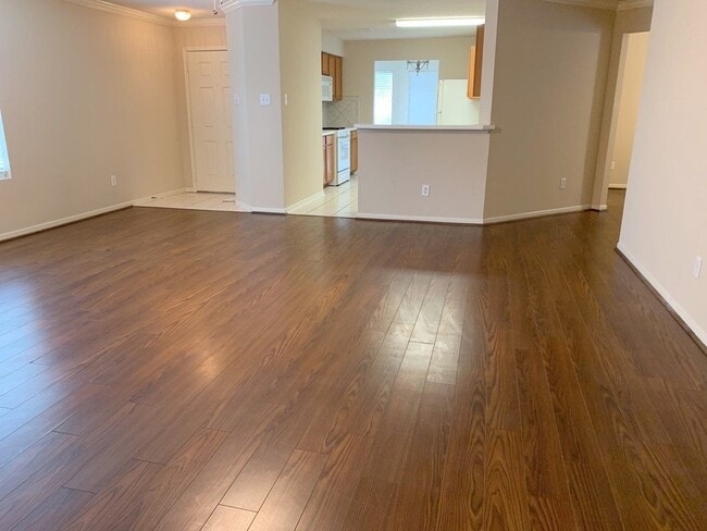 Photo - 2747 Lofty Elm St