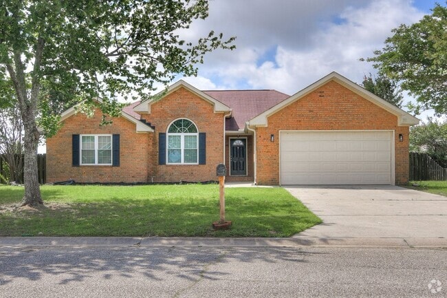 Building Photo - 4 Bedroom Ranch Rental