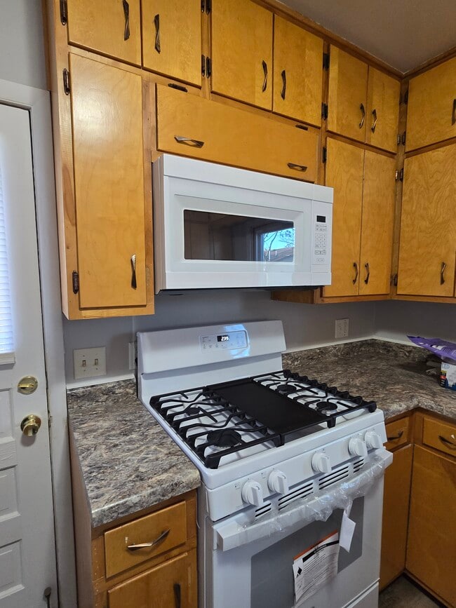 Photo - 1016 W 5th St S