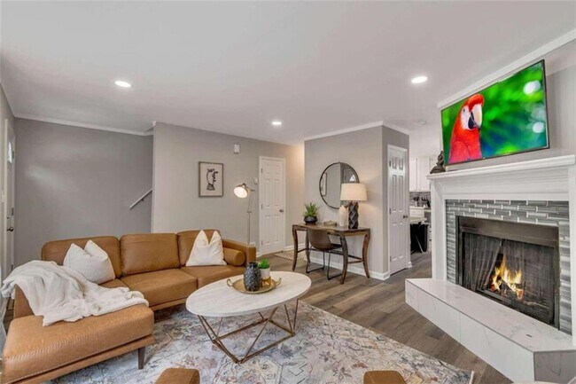 Photo - 2099 Valley Oaks Dr SE