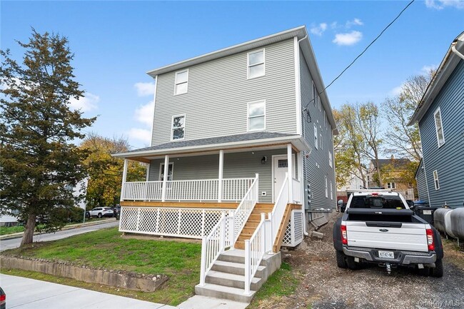 Building Photo - 20 Oak St Unit 1 Rental