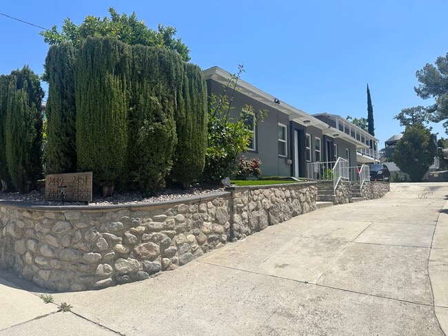 Building Photo - 2449 Florencita Dr W