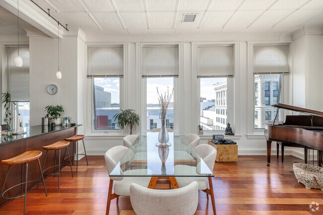 1 habitación, 1,5 baños - 1850 pies cuadrados - Comedor - Deys Plaza Apartments