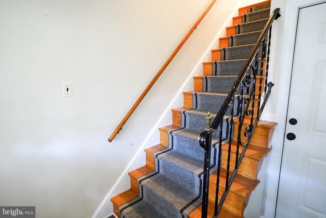 Photo - 414 Lees Ave Unit B