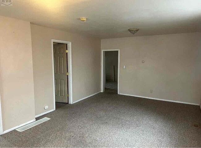 Photo - 700 Bellevue Pl