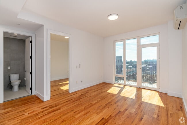 2BR, 1BR - 605SF - Living Room