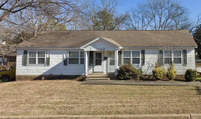 Building Photo - "Charming 2-Bedroom Haven in Jonesboro – Your Perfect Retreat Awaits!" Unit B