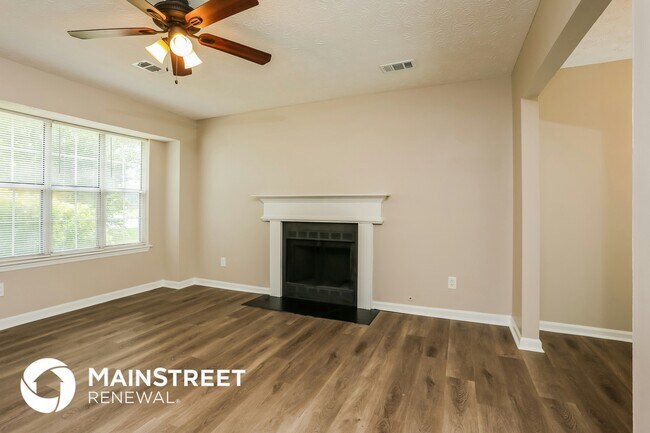 Photo - 661 Woodcrest Manor Dr