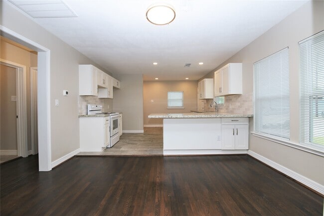 Photo - 5402 Texas St