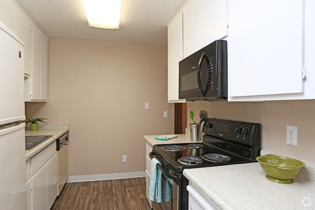 2 Bedroom - Kitchen