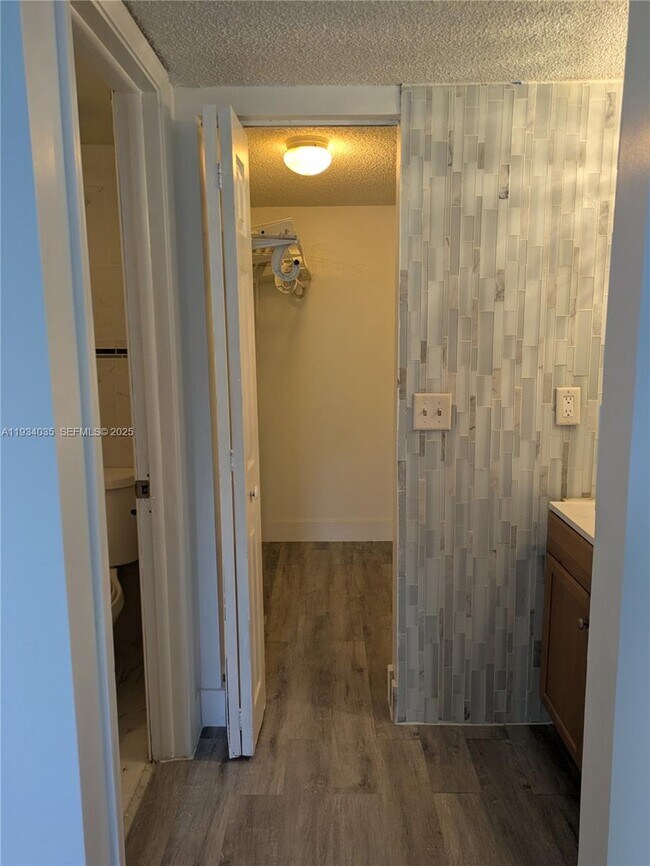 Building Photo - 2401 NW 56th Ave Unit 3-202