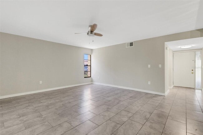 Photo - 2 Bed 2 Bath Unfurnished Condo - Sarasota
