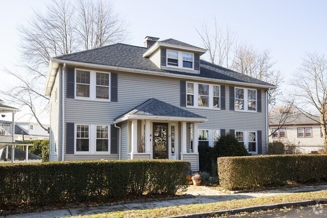 Building Photo - 40 Fuller Rd Unit 40 Rental