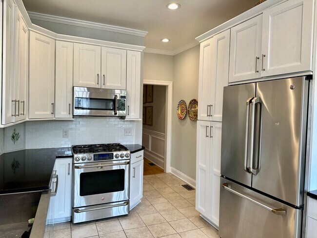 Photo - SPACIOUS 3 BED BROWNSTONE with PARKING, YARD and 2 DECKS!