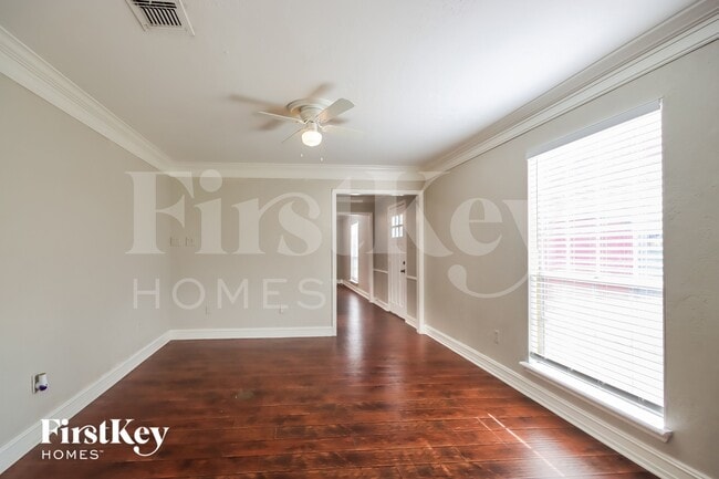 Photo - 461 Stephen F Austin Dr