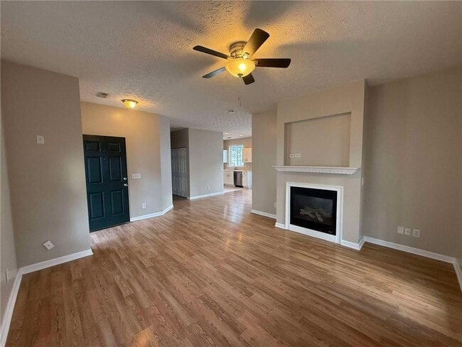 Photo - 128 Windcroft Ln NW