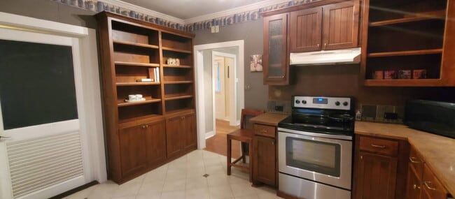 Photo - "Charming 2-Bedroom Home with Guest Suite ...